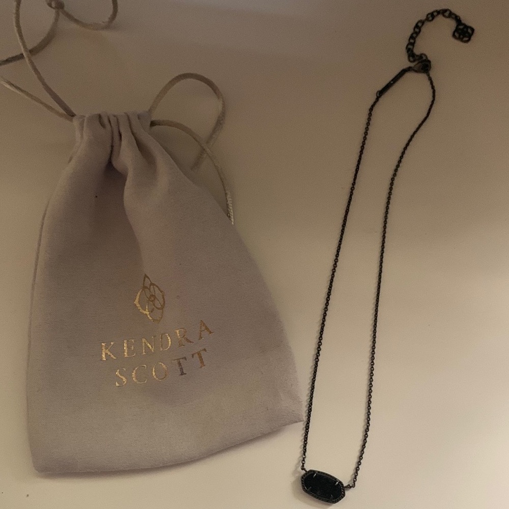 black kendra scott necklace, never worn.